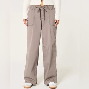 Hollister Low-Rise Super Baggy Pants in Taupe in Large NWT